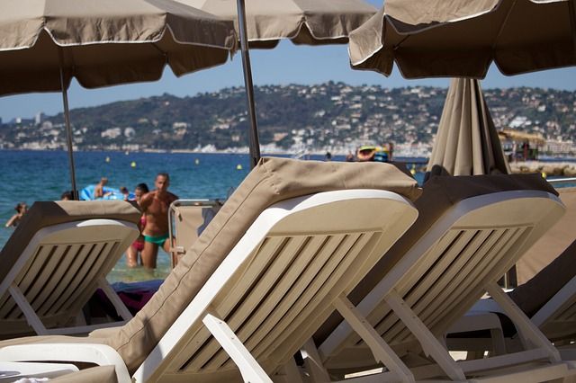 Beach at Cannes_pixabay